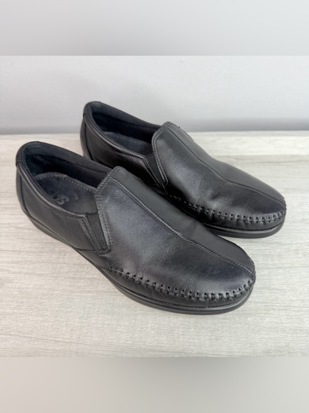 SAS women’s Black Leather Slip-On Moccasin Loafers